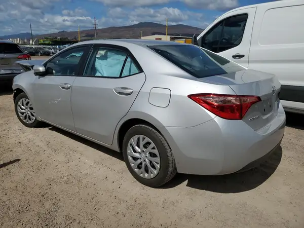 5YFBURHE5HP702978 2017 TOYOTA COROLLA - Image 2