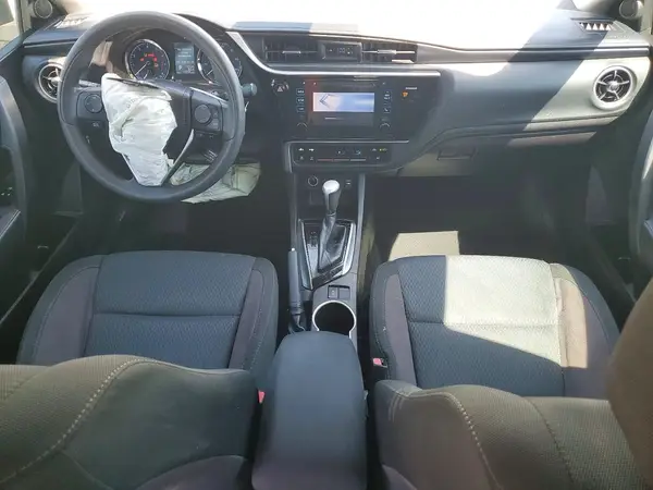 5YFBURHE5HP704181 2017 TOYOTA COROLLA - Image 8