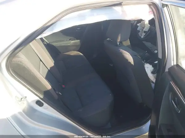 5YFBURHE5HP704990 2017 TOYOTA COROLLA - Image 8