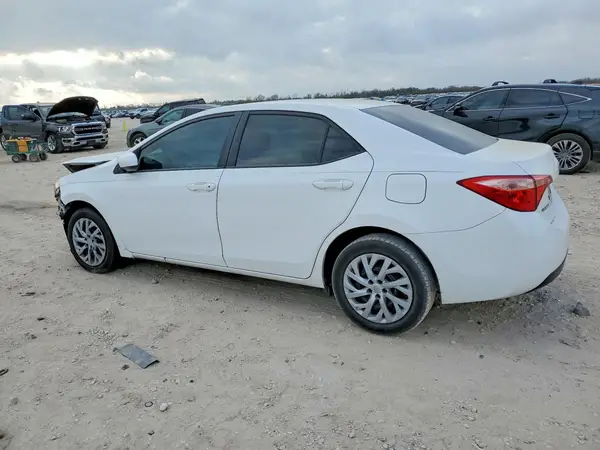 5YFBURHE5HP705492 2017 TOYOTA COROLLA - Image 2