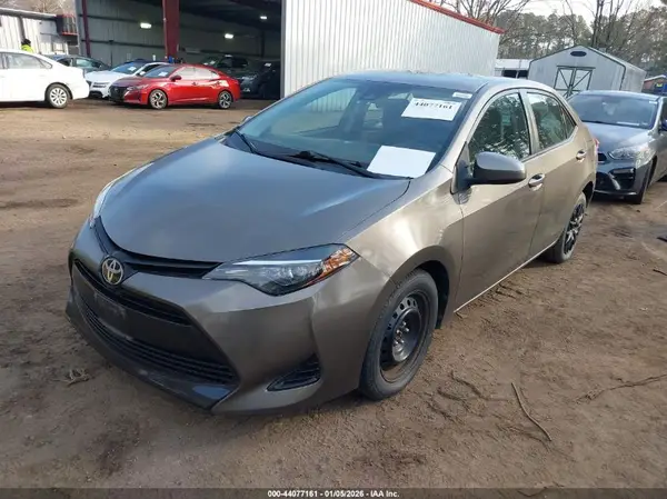5YFBURHE5HP706660 2017 TOYOTA COROLLA - Image 2