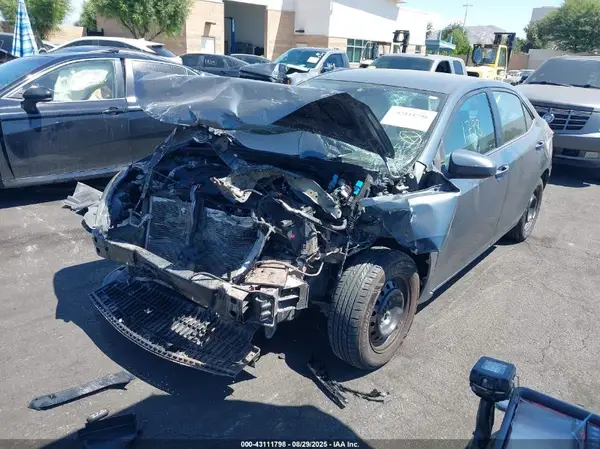 5YFBURHE5HP706934 2017 TOYOTA COROLLA - Image 2
