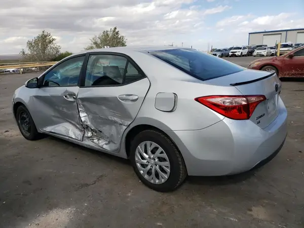 5YFBURHE5HP708621 2017 TOYOTA COROLLA - Image 2