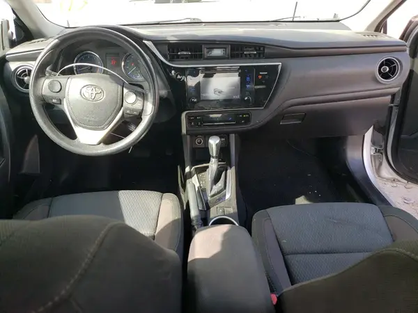 5YFBURHE5HP708621 2017 TOYOTA COROLLA - Image 8