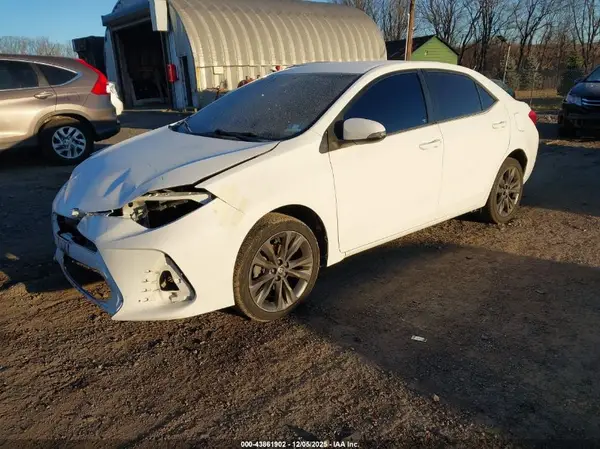 5YFBURHE5HP710854 2017 TOYOTA COROLLA - Image 2