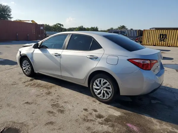 5YFBURHE5HP714922 2017 TOYOTA COROLLA - Image 2