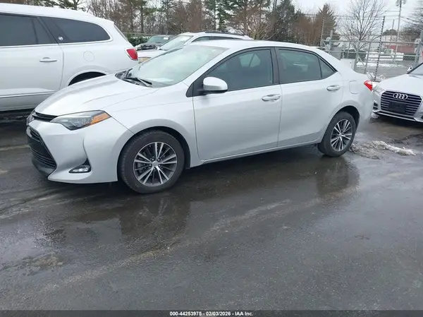 5YFBURHE5HP715763 2017 TOYOTA COROLLA - Image 2