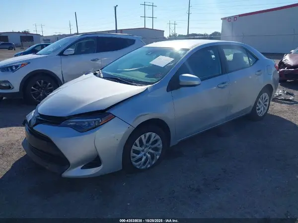 5YFBURHE5HP716637 2017 TOYOTA COROLLA - Image 2