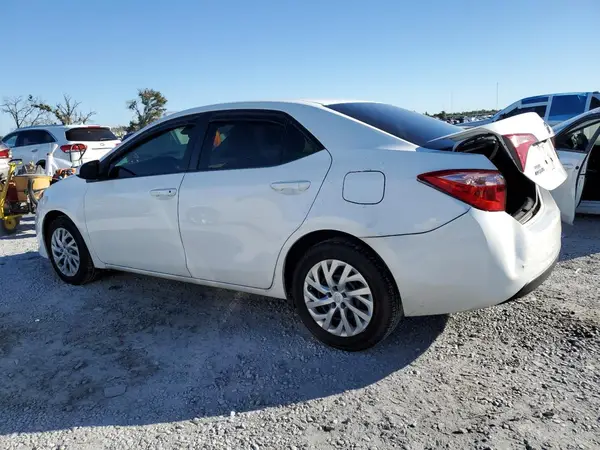 5YFBURHE5HP717626 2017 TOYOTA COROLLA - Image 2