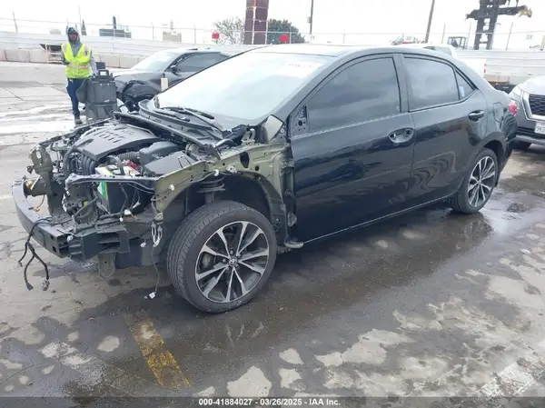 5YFBURHE5HP718808 2017 TOYOTA COROLLA - Image 2