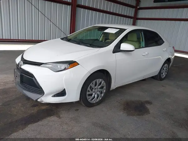 5YFBURHE5HP718985 2017 TOYOTA COROLLA - Image 2