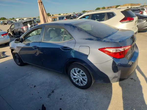 5YFBURHE5HP721045 2017 TOYOTA COROLLA - Image 2