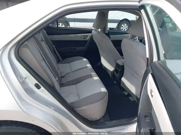 5YFBURHE5HP724608 2017 TOYOTA COROLLA - Image 8