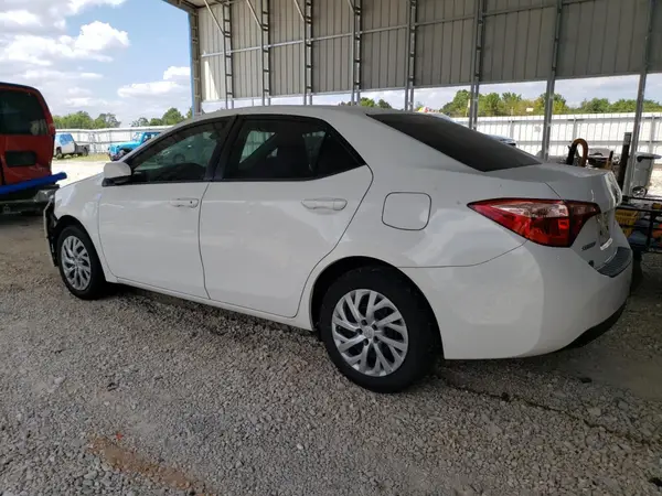 5YFBURHE5HP729467 2017 TOYOTA COROLLA - Image 2
