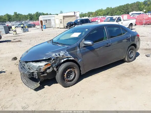 5YFBURHE5HP731008 2017 TOYOTA COROLLA - Image 2