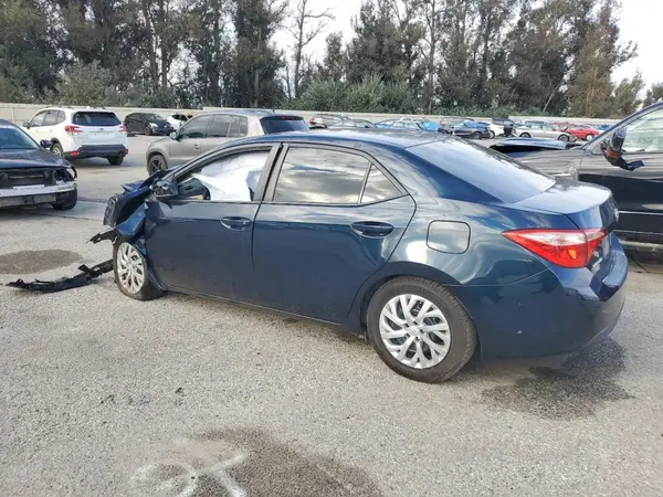 5YFBURHE5HP733132 2017 TOYOTA COROLLA - Image 2