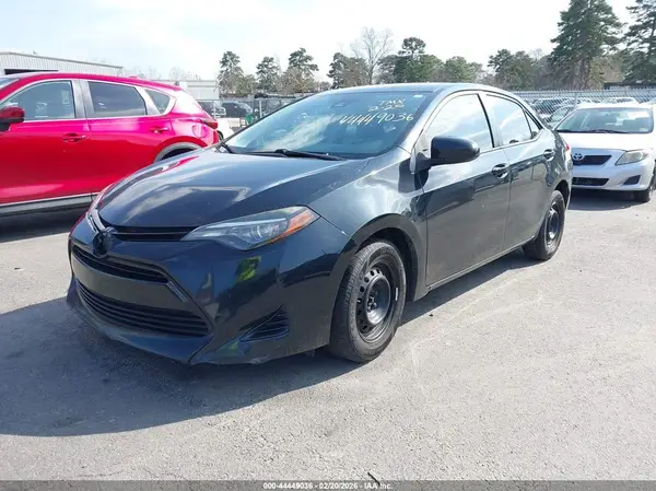 5YFBURHE5HP734250 2017 TOYOTA COROLLA - Image 2