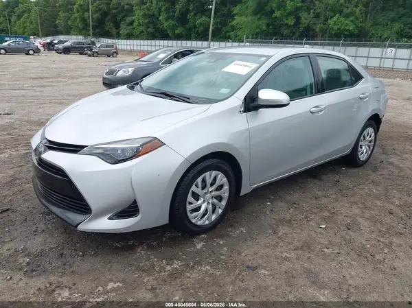5YFBURHE5HP734930 2017 TOYOTA COROLLA - Image 2
