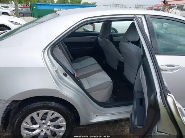 5YFBURHE5HP734930 2017 TOYOTA COROLLA - Image 8