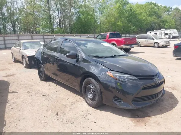 5YFBURHE5JP738837 2018 TOYOTA COROLLA - Image 1