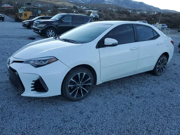 5YFBURHE5JP739759 2018 TOYOTA COROLLA - Image 1