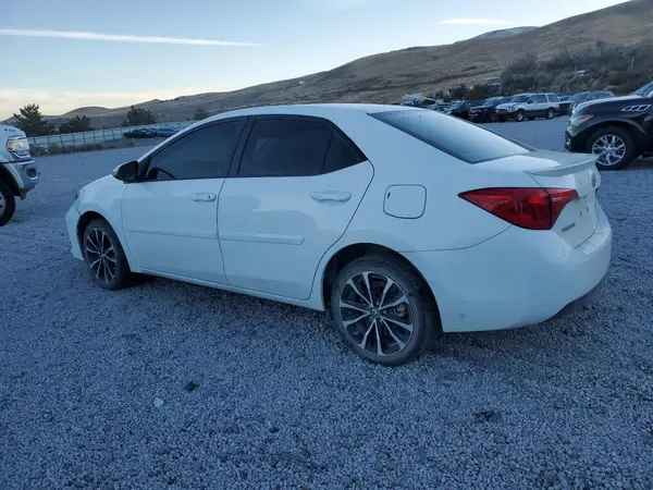 5YFBURHE5JP739759 2018 TOYOTA COROLLA - Image 2