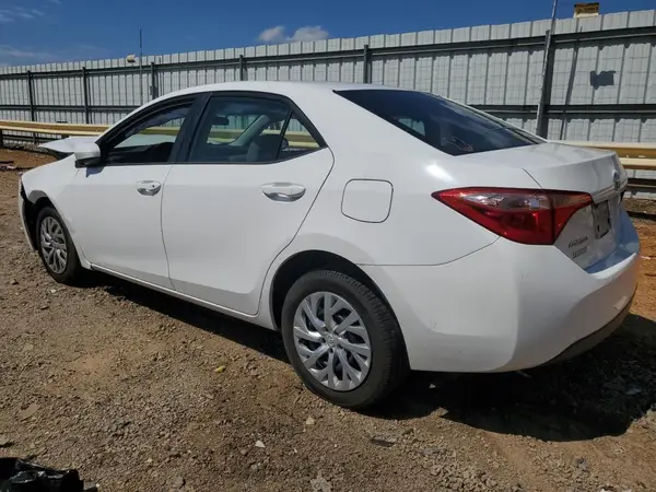 5YFBURHE5JP741348 2018 TOYOTA COROLLA - Image 2