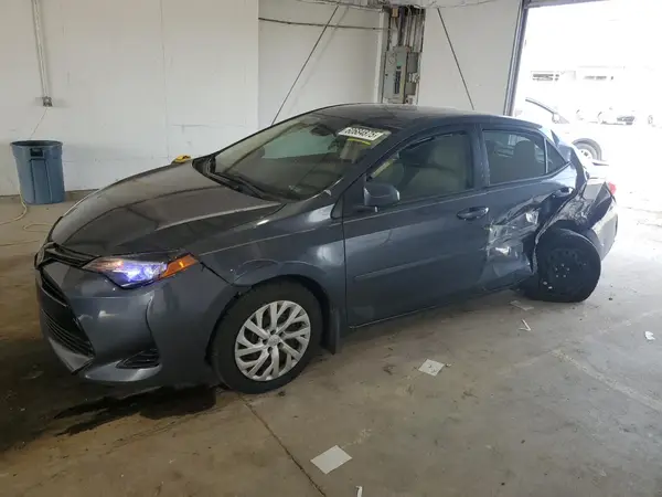 5YFBURHE5JP742872 2018 TOYOTA COROLLA - Image 1