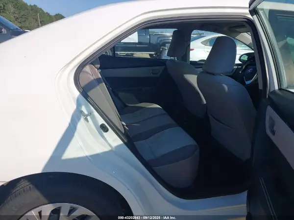 5YFBURHE5JP746789 2018 TOYOTA COROLLA - Image 8