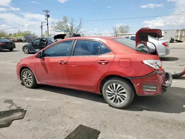 5YFBURHE5JP749823 2018 TOYOTA COROLLA - Image 2