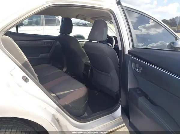 5YFBURHE5JP751863 2018 TOYOTA COROLLA - Image 8