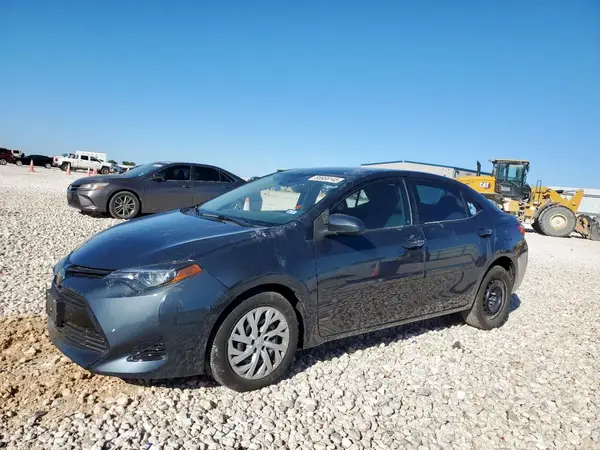 5YFBURHE5JP757226 2018 TOYOTA COROLLA - Image 1