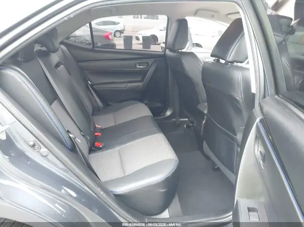 5YFBURHE5JP757243 2018 TOYOTA COROLLA - Image 8