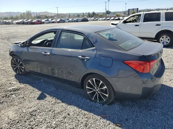 5YFBURHE5JP757419 2018 TOYOTA COROLLA - Image 2