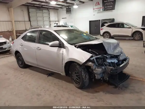 5YFBURHE5JP761017 2018 TOYOTA COROLLA - Image 1