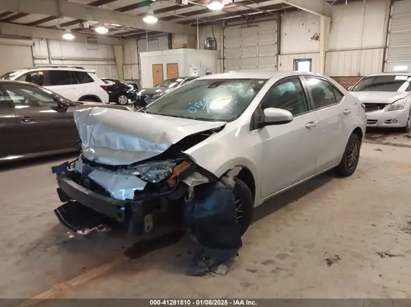 5YFBURHE5JP761017 2018 TOYOTA COROLLA - Image 2
