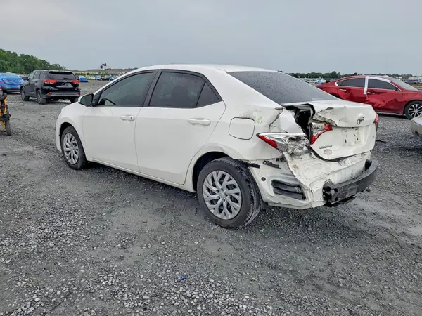 5YFBURHE5JP762331 2018 TOYOTA COROLLA - Image 2
