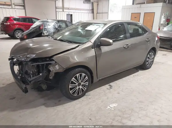 5YFBURHE5JP762801 2018 TOYOTA COROLLA - Image 2