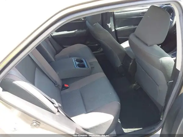 5YFBURHE5JP762927 2018 TOYOTA COROLLA - Image 8