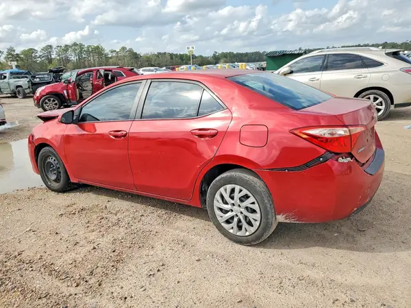 5YFBURHE5JP763673 2018 TOYOTA COROLLA - Image 2
