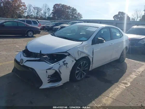 5YFBURHE5JP764340 2018 TOYOTA COROLLA - Image 2