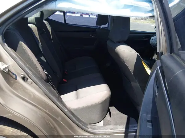 5YFBURHE5JP765021 2018 TOYOTA COROLLA - Image 8