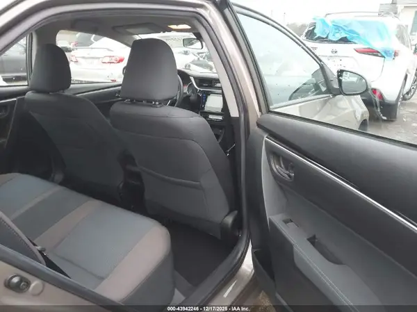 5YFBURHE5JP765763 2018 TOYOTA COROLLA - Image 8