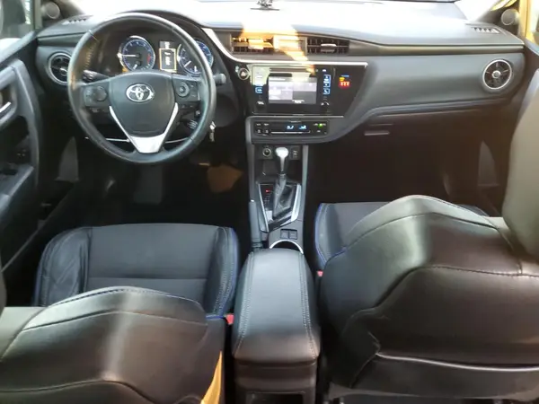 5YFBURHE5JP766380 2018 TOYOTA COROLLA - Image 8