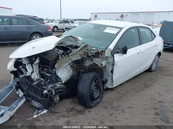 5YFBURHE5JP766461 2018 TOYOTA COROLLA - Image 2