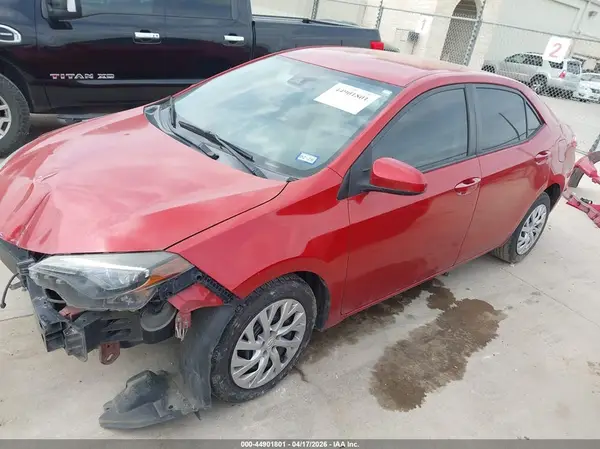 5YFBURHE5JP767545 2018 TOYOTA COROLLA - Image 2