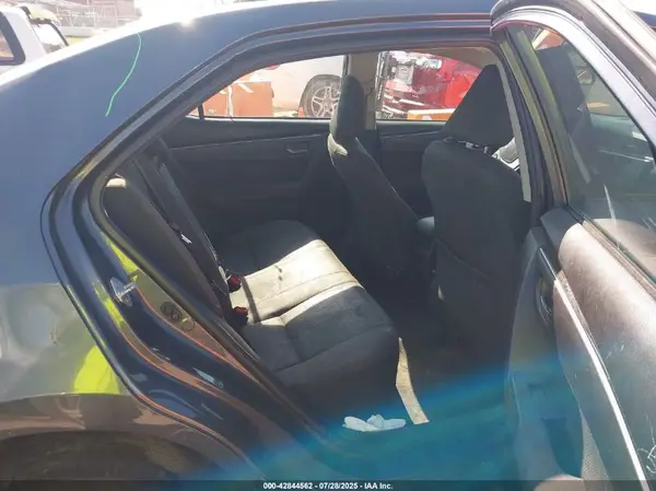 5YFBURHE5JP767559 2018 TOYOTA COROLLA - Image 8