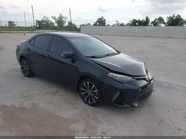 5YFBURHE5JP768422 2018 TOYOTA COROLLA - Image 1