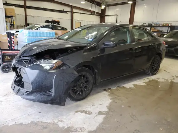 5YFBURHE5JP768761 2018 TOYOTA COROLLA - Image 1