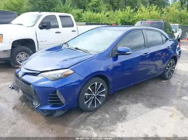 5YFBURHE5JP770106 2018 TOYOTA COROLLA - Image 2